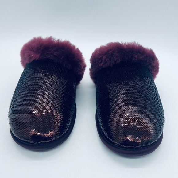 UGG WOMEN’S BURGUNDY SLIPPERS WITH SEQUENCE SIZE 6 NWT - Picture 2 of 12
